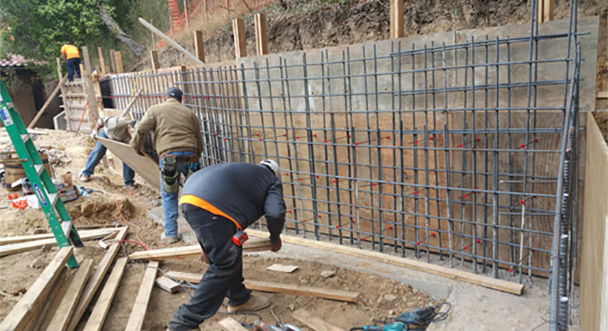 How to build a concrete retaining wall